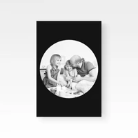 Kép 5/5 - Fekete-fehér fénykép felirat nélkül