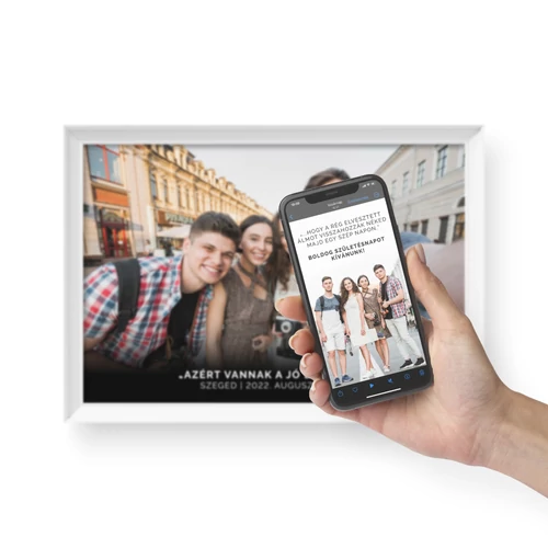 Fekete alapon fehér